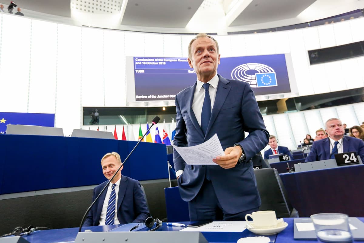 Afbeelding voor artikel: Brussel beloont nieuwe Poolse regering voor pro-EU-koers