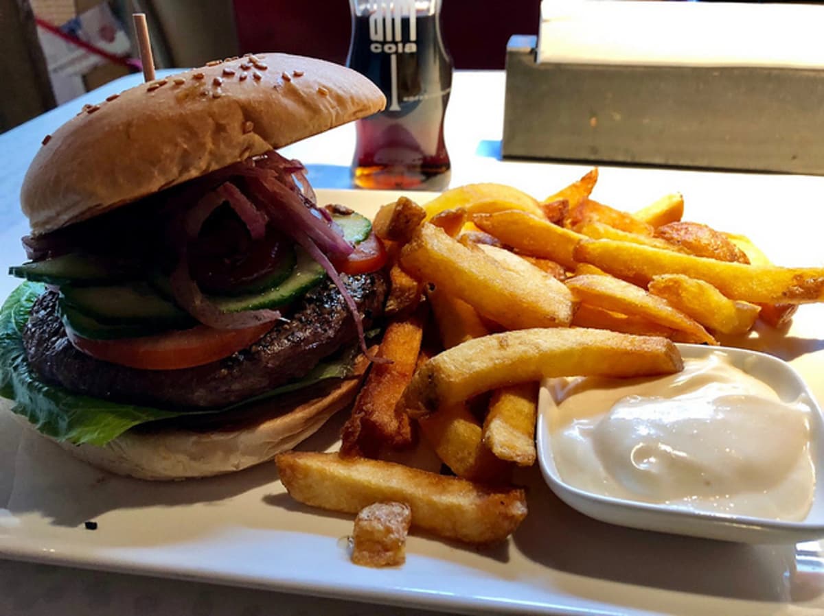 Afbeelding voor artikel: Spaanse schoolkantine moet gezonder: minder snoep en patat frites, meer vis